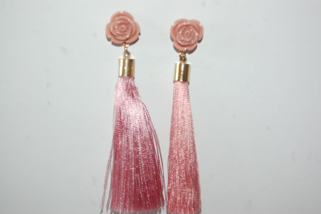 Pendientes flor y fleco rosa nude