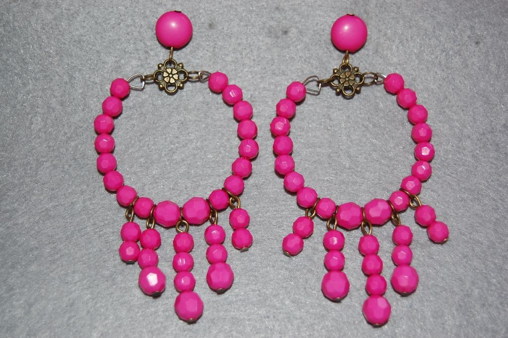 Pendientes fucsia aretes