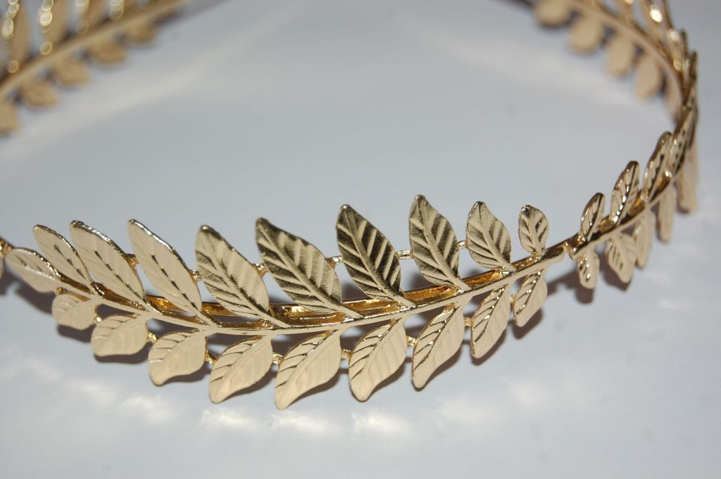 Diadema romana dorada metal