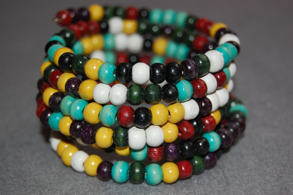 Multicolor round bracelet