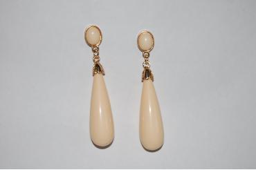 Pendientes corales beige crema