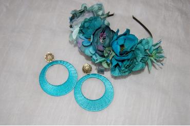 Conjunto diadema floral verde agua y pendientes