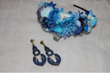 Conjunto diadema flores azul y pendientes