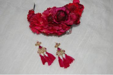 Conjunto diadema de flores fresón y pendientes