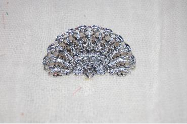 Broche pequeño abanico plata nueva