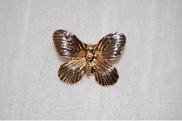 Broche pequeña mariposa oro
