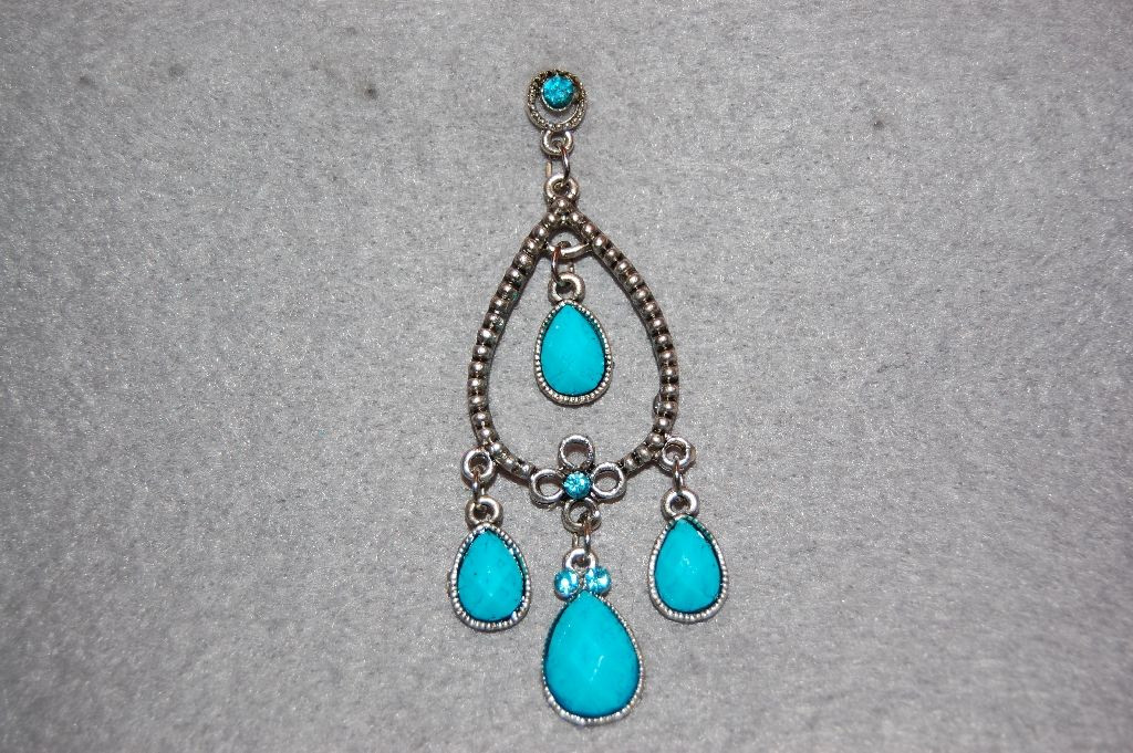 Pendant turquoise petal