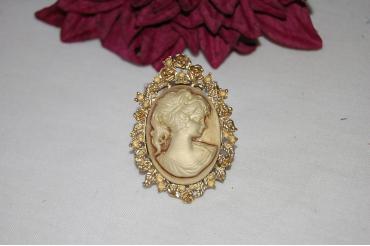 Broche camafeo oro y crema