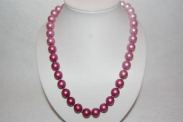 Pearls necklace lila