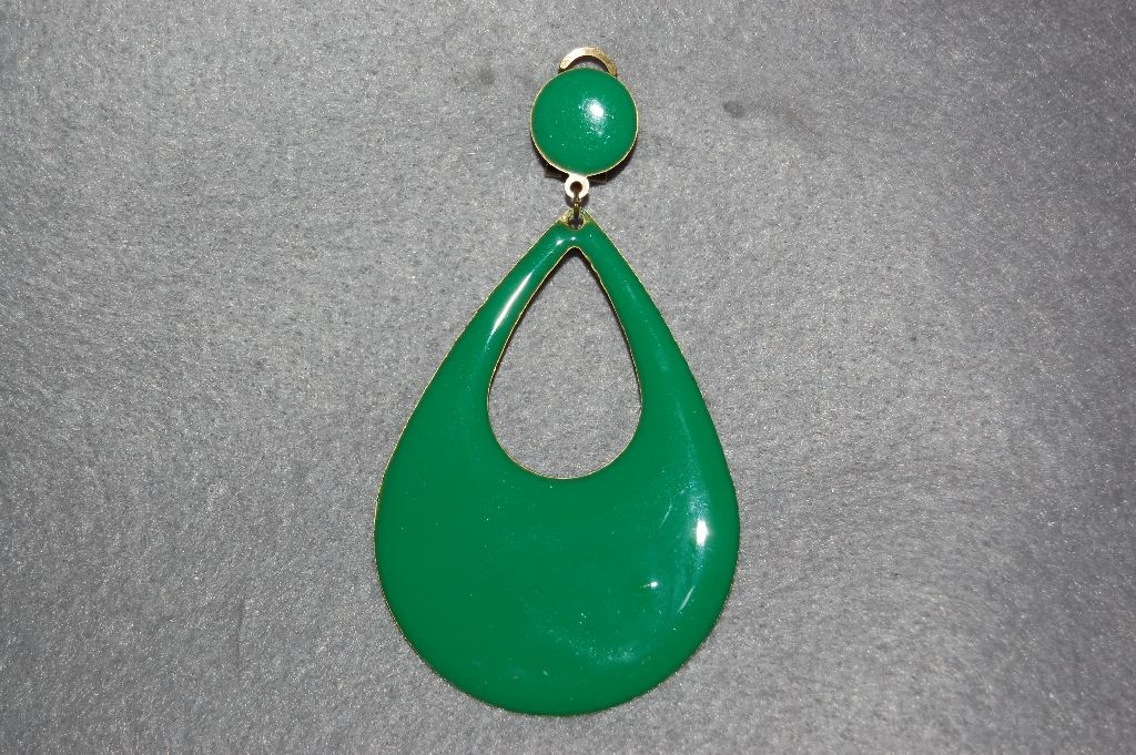 Pending green Teardrop metal