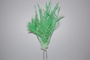 Tocado orquilla verde plumas