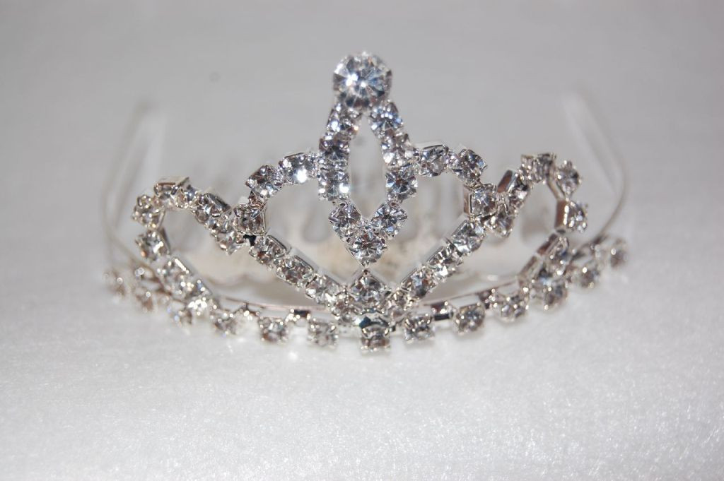 Peina Crown