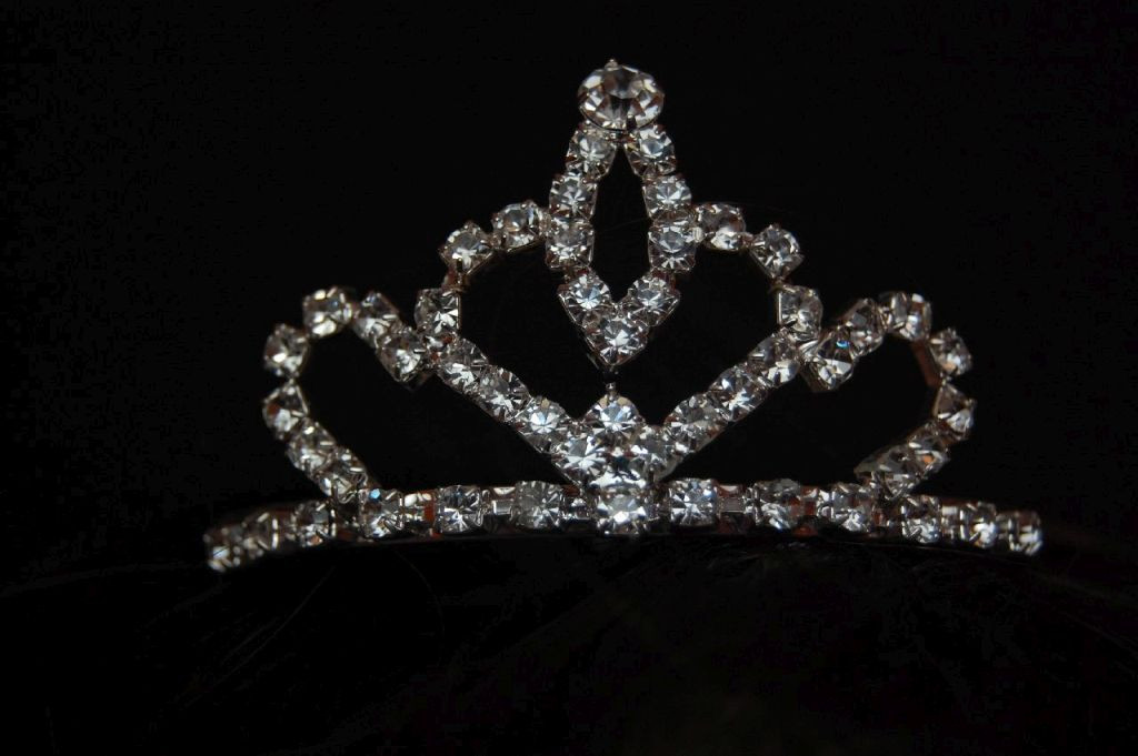 Peina Crown