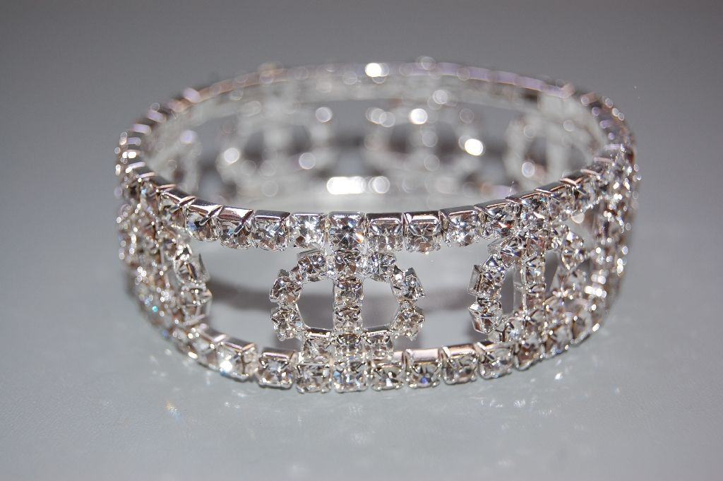 Queen bracelet