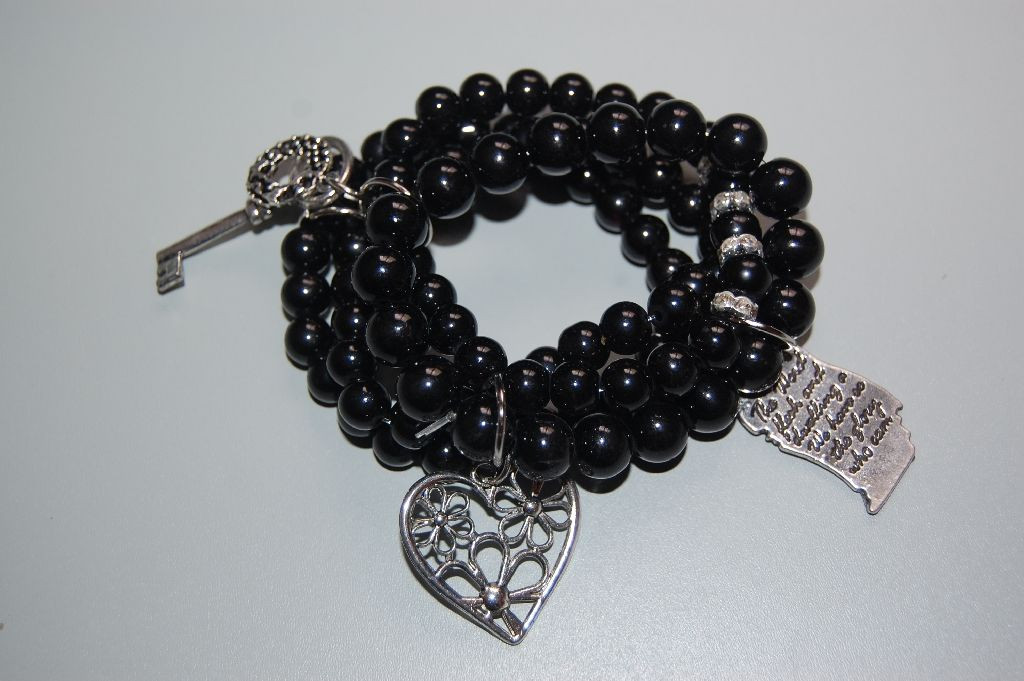 Bracelet Pearl black, key, scroll and heart