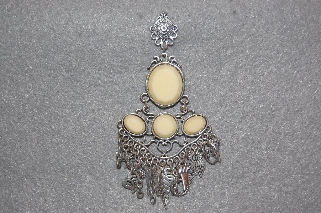 Pendientes Diosa beige