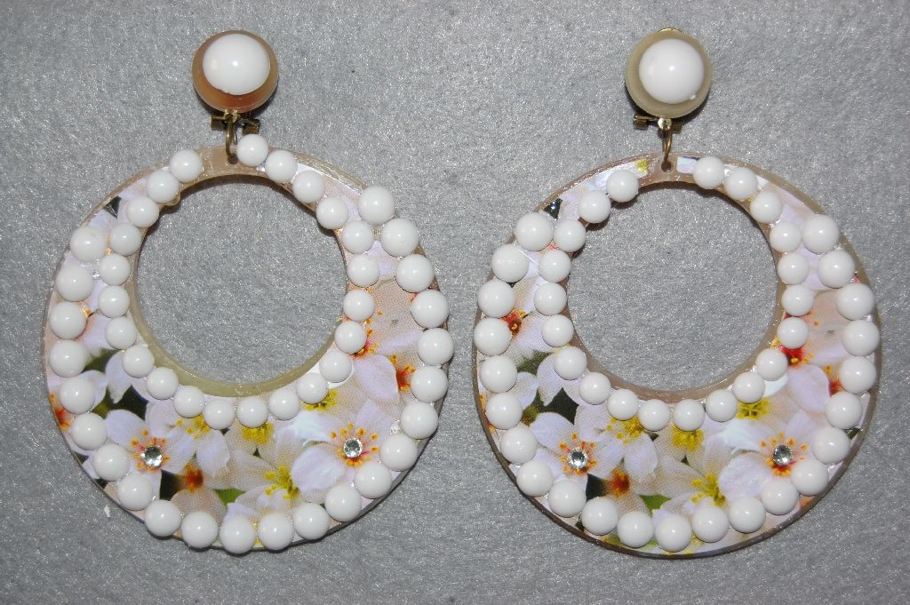 Hoop earrings white balls