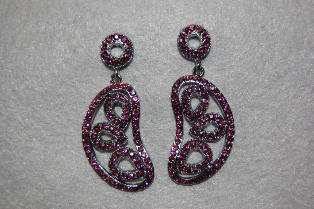 Pendientes media luna morado