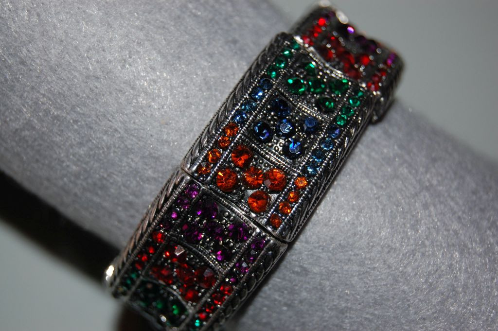 Multicolored treasure bracelet