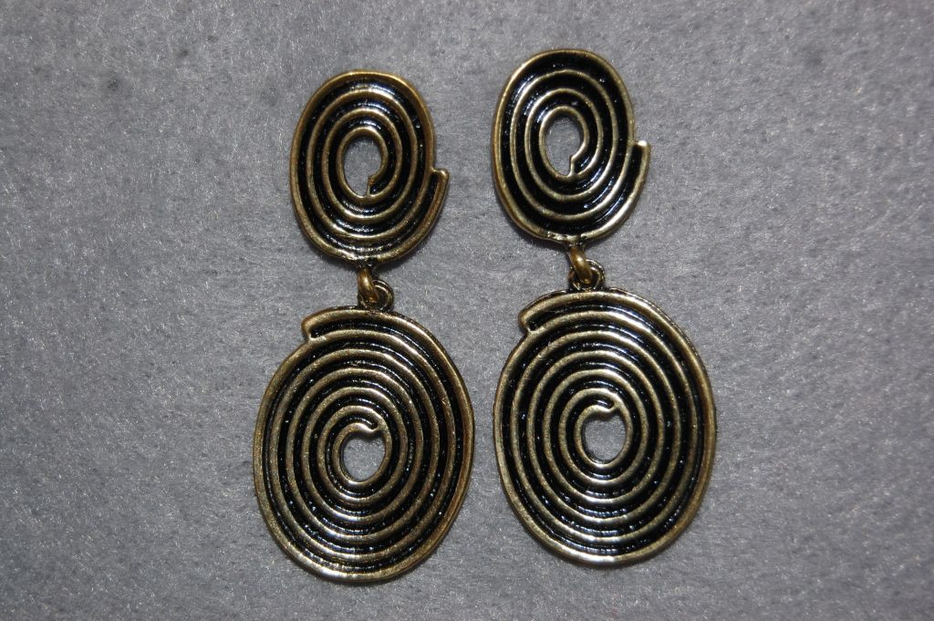 Pendientes espiral dorado