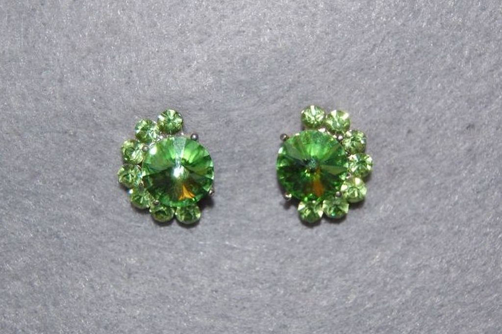 Apple green Aroa earrings