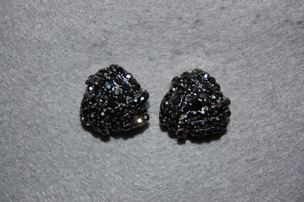Short earrings titanium diamond