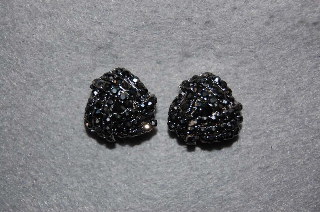 Short earrings titanium diamond