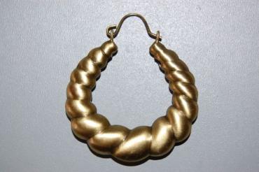 Earrings rings waves old gold
