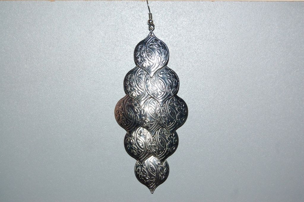 Pending tinkling silver leaves