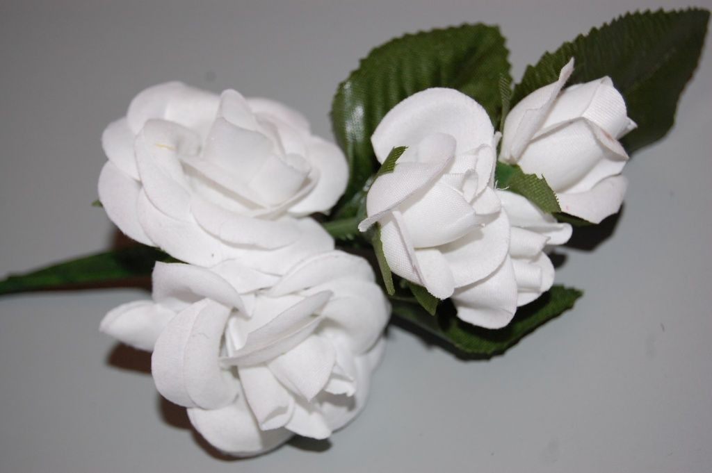 Flower bouquet white