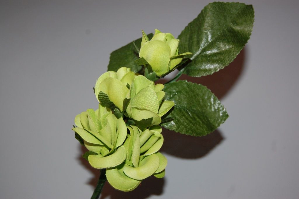 Flower corsage pistachio