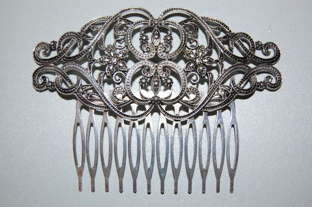 Aphrodite Combs silver