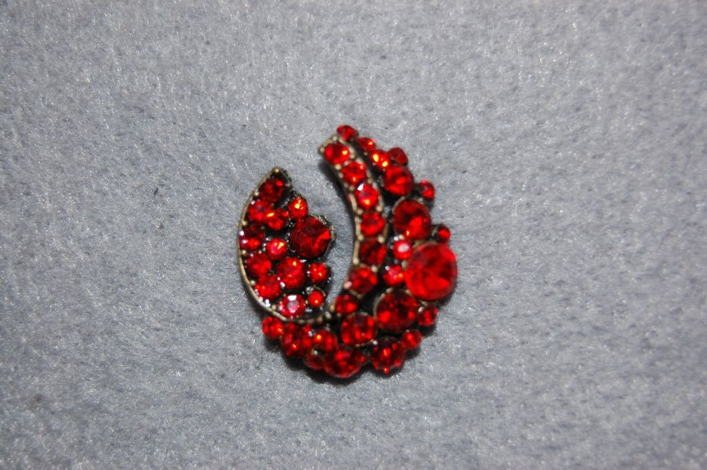 Pending Lina red glitters