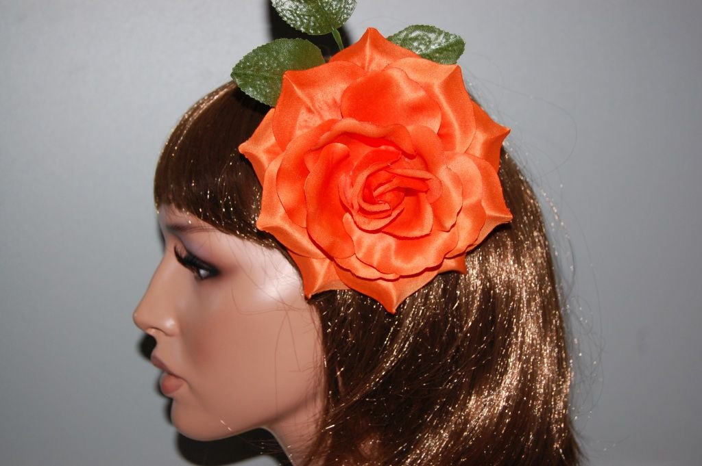 Flor naranja volantes