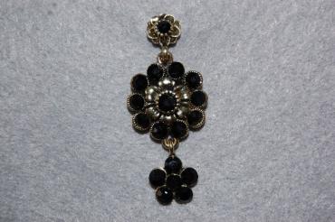 Pending Dione black flowers