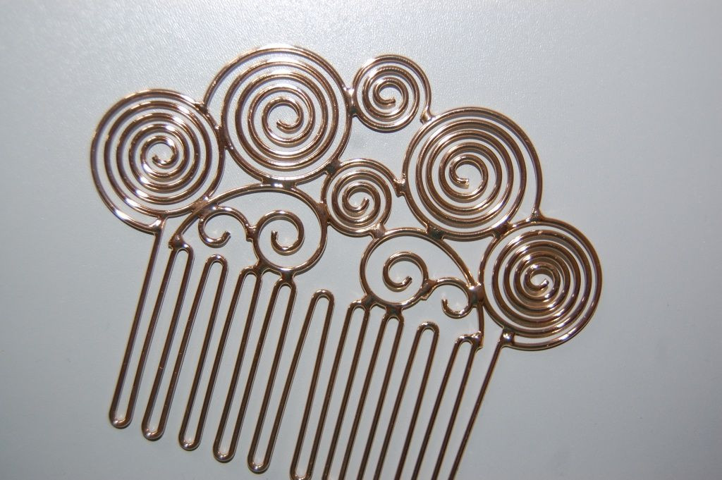 Golden spiral comb