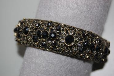 Black and gold throne bracelet