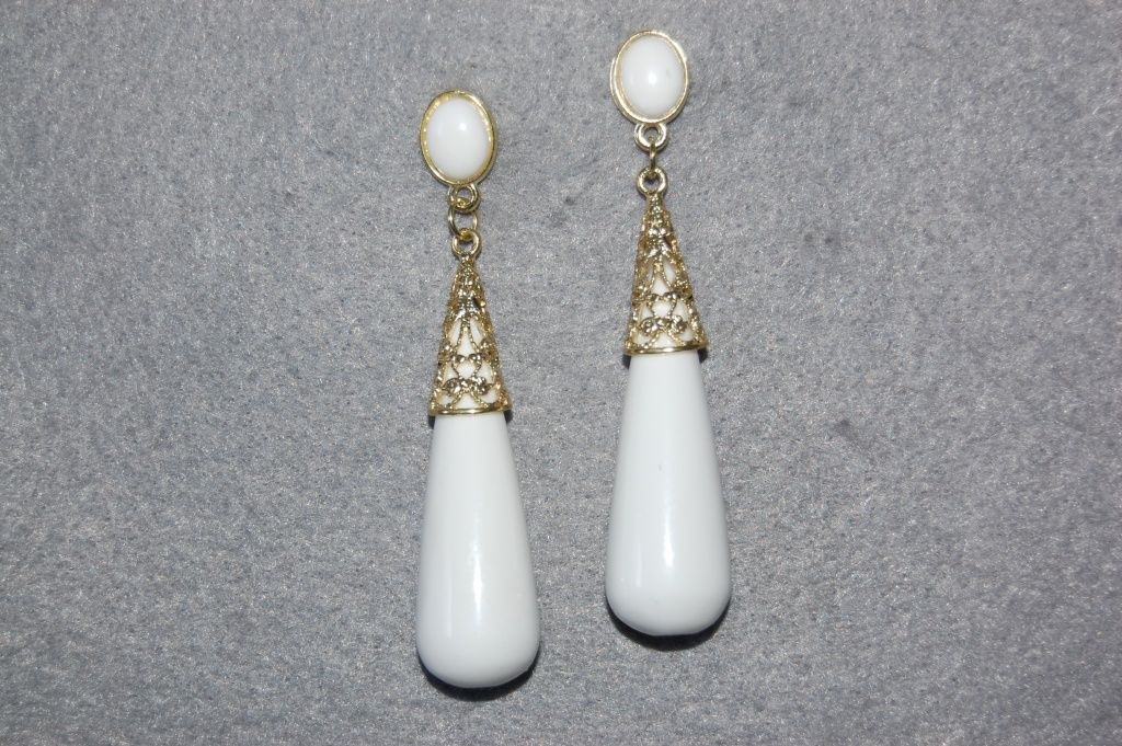 Pendientes corales blancos