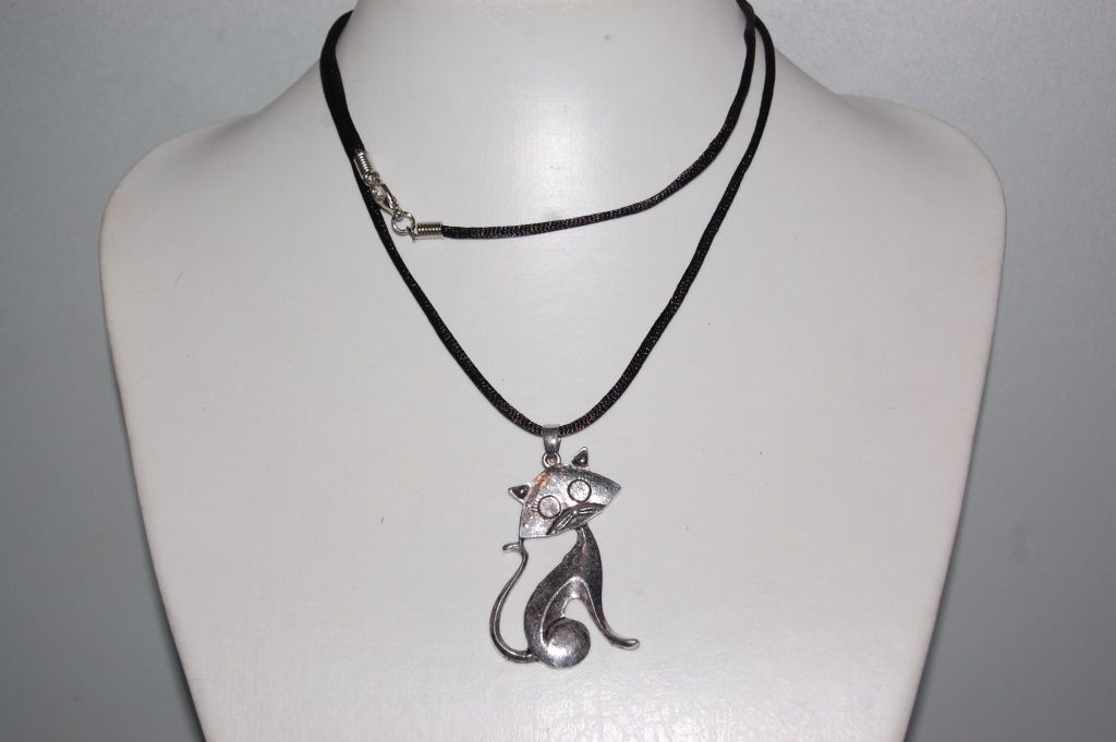 Pendant long silver cat