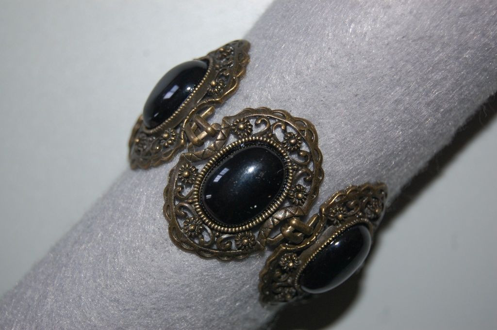 Bracelet black Groacia