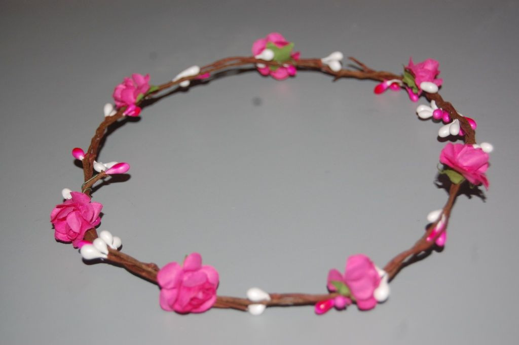 Diadema de flores ceremonia fucsia