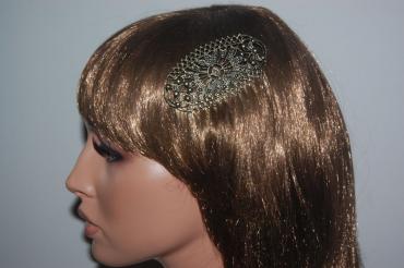 Golden old comb living dreams