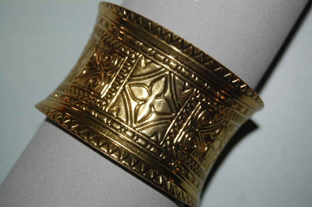 New cuff Golden Perseus