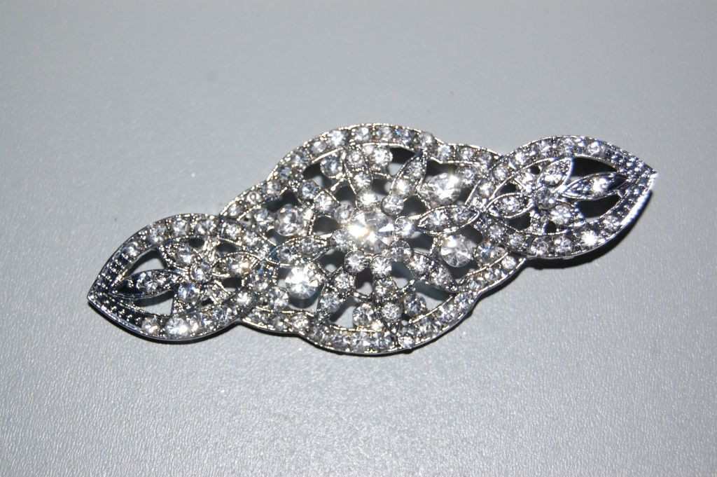 Brooch thousand white stars