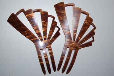 Altogether 2 Combs martyrdom chocolate