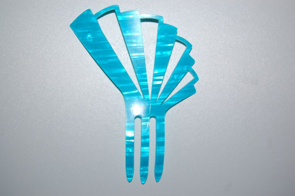 Altogether 2 Combs turquoise martyrdom