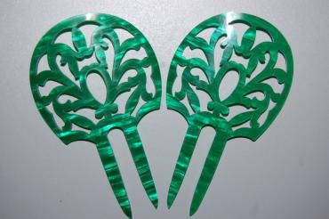 Altogether 2 Combs dark green leaflets